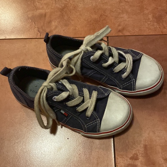 Kids Tommy Hilfiger shoes size 10 toddler - Picture 3 of 4